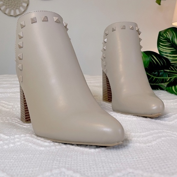 NWOT Mari A. Studded Ankle Booties Taupe - Picture 3 of 7